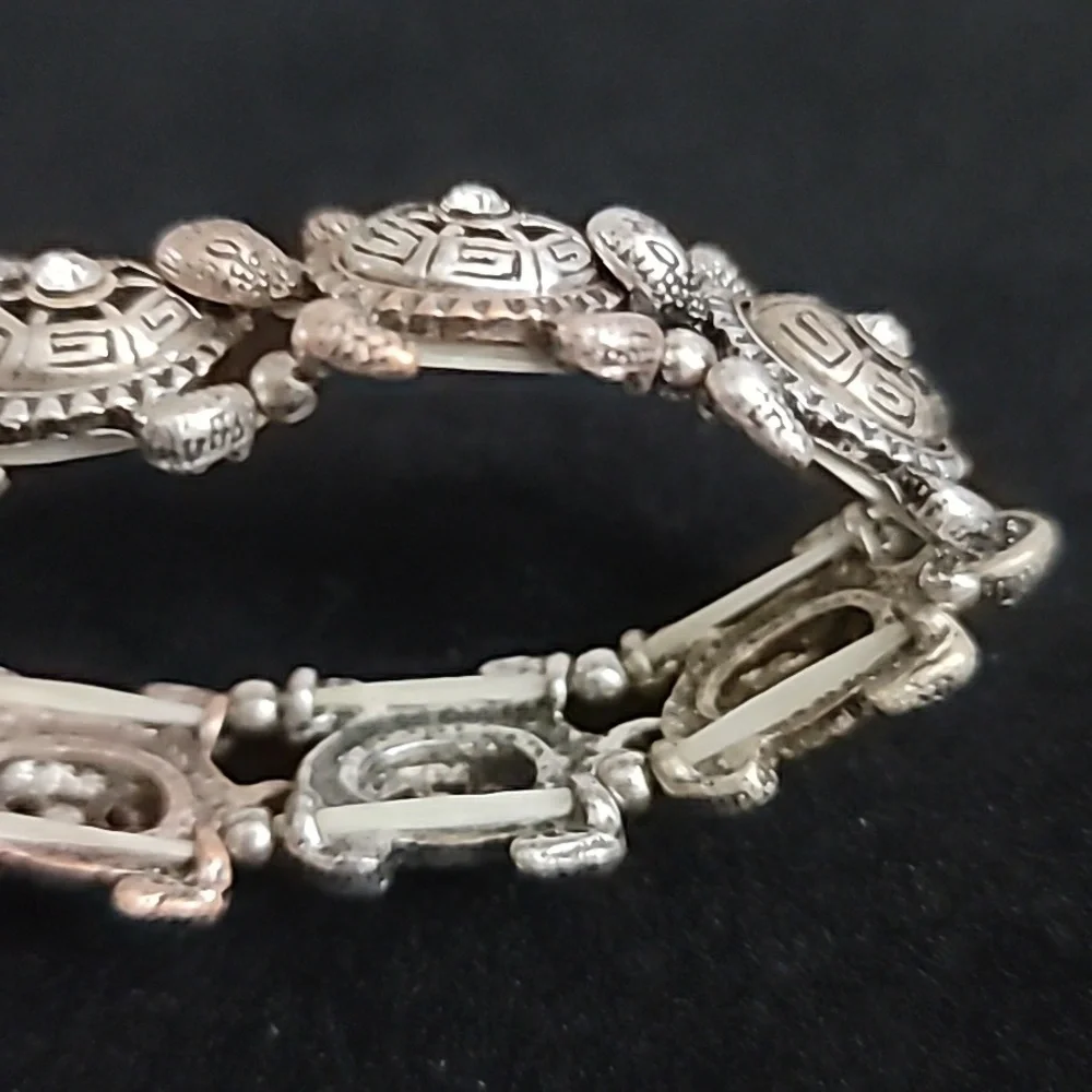 Metal Strech Turtle Bracelet